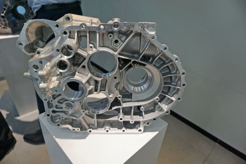Die Schlote-Gruppe ist ein Lieferant von Autoteilen, der sich auf die mechanische Bearbeitung komplexer Motor-, Fahrgestell- und Getriebekomponenten für die Automobilindustrie spezialisiert hat. (Schlote-Gruppe)