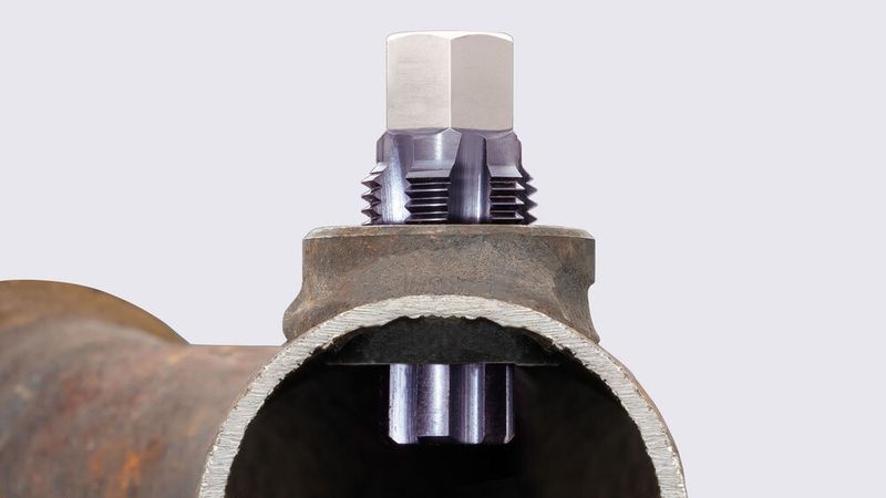 Der Führungsbolzen verhindert ein Verkanten des Gewindenachschneiders und ermöglicht dadurch exaktes Nachschneiden. (Bild: Hazet)