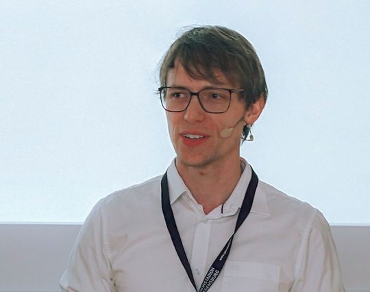 EMV-Experte Thomas Eichstetter zeigt auf Power of Electronics den Weg durch den EMV-Dschungel.(Bild:  Eichstetter)