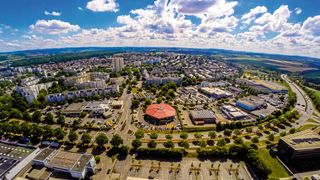 Das Mehrmarken-Autohaus Weller hat sich intensiv mit dem Agenturvertrieb und neuen Geschäftsmodellen beschäftigt. (Bild: Autohaus Weller)