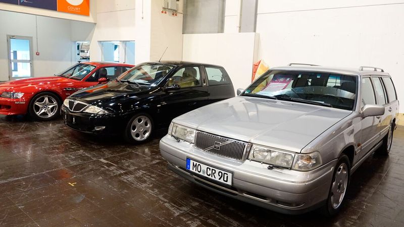 Deutlich zu sehen bei den von privat angebotenen Verkaufsfahrzeugen: der Trend zu Oldtimern der Neunzigerjahre. (Bild: Dominsky – VCG)