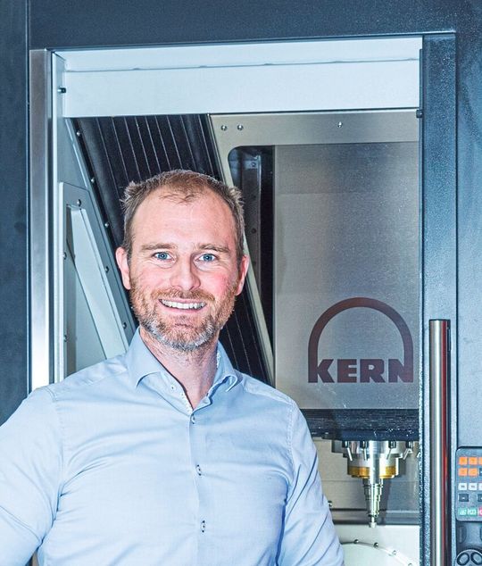 Alexander Stauder ist seit dem 1. Mai 2025 als Leiter der Auftragsfertigung bei der Ametek-Tochter Kern Microtechnik GmbH tätig.(Bild:  Kern Microtechnik GmbH)