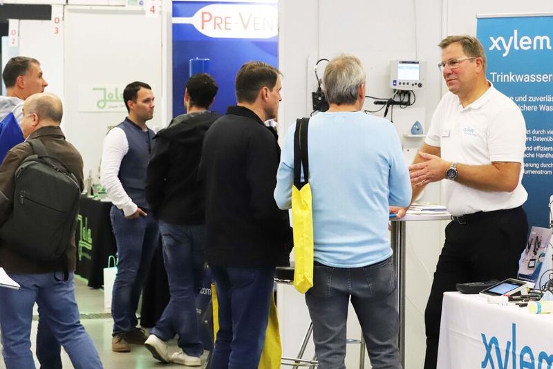 An den Ständen waren die jeweiligen regionalen Ansprechpartner vertreten und boten die Möglichkeit zu lösungsorientierten Fachgesprächen in einer professionellen und serviceorientierten Messeatmosphäre. (Bild: René Thomas / Meorga)