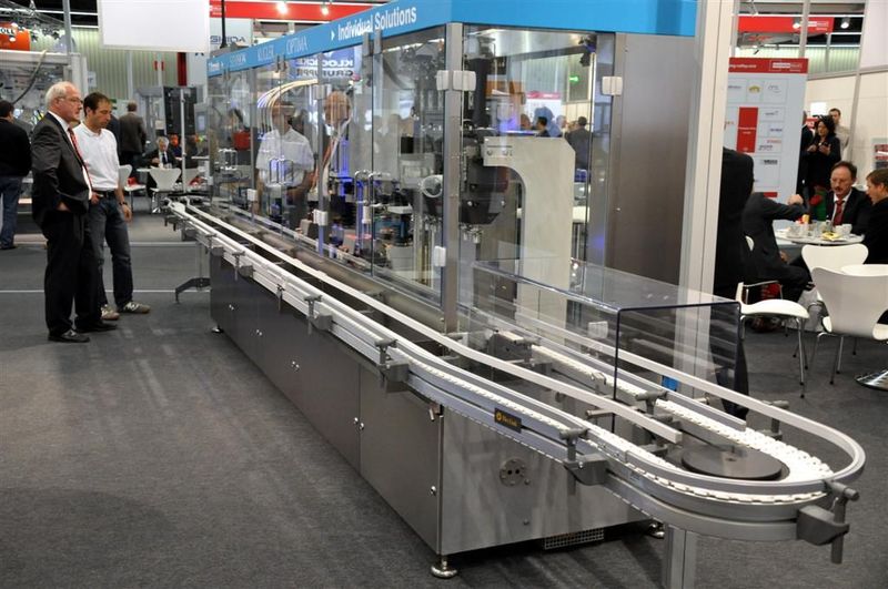 Die Optima Group Consumer präsentiert sich auf der FachPack als Maschinenpartner für neue Verpackungsideen für Food, Kosmetik, und Chemie. Im Bild zu sehen ist die Optima FC 2, eine Vollautomatische Füllmaschine für Pulver. (M.Henig) (Archiv: Vogel Business Media)