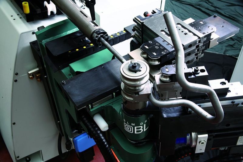 Die Dynamo-ELE LR150 gilt als voll elektrische Rohrbiegemaschine mit einem in-built-handling für Rechts- und Links-Biegungen. Bild: BLM (Archiv: Vogel Business Media)
