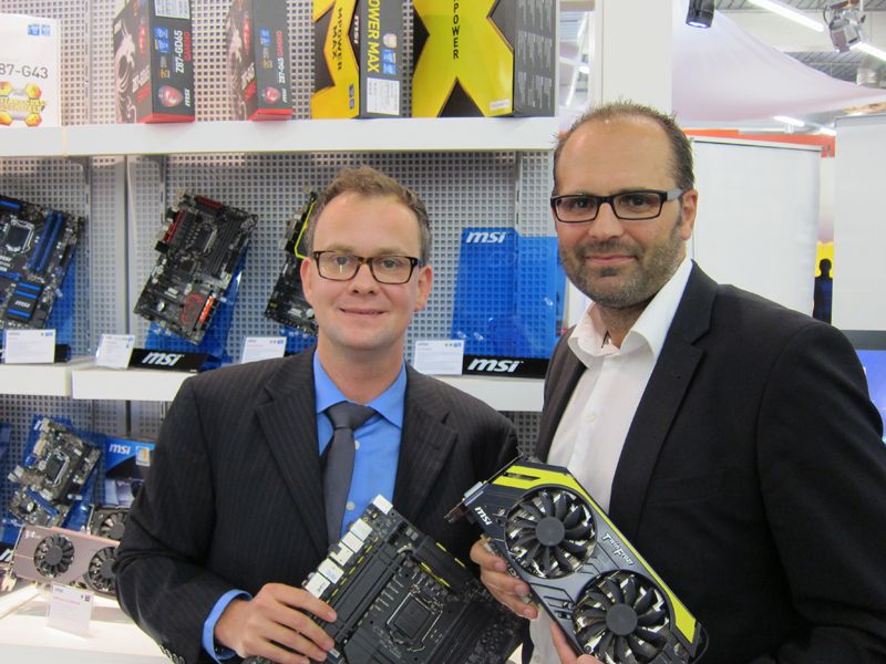 Nur Dragan kann die Produkte schöner präsentieren als Jens Greeb (l.) und Frank Markert, MSI. (IT-BUSINESS)