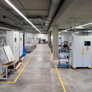 Spangler Automation projektiert und plant die Anlagenautomatisierung, programmiert die Steuerungstechnik und fertigt die Schaltanlagen im eigenen Hause. (Bild: Eplan)
