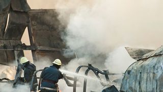 Zur Brandbekämpfung setzen Feuerwehren u.a. auch auf Löschschäume. (Andrejs Zavadskis)