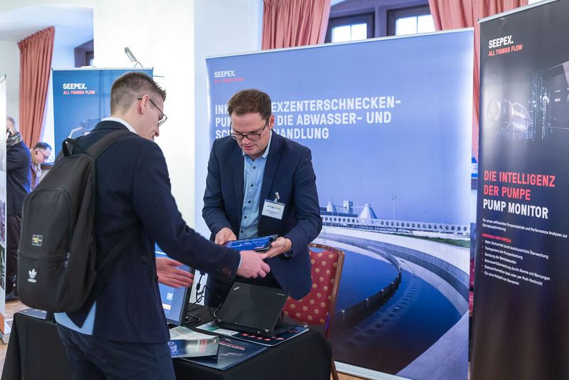 Impressionen der Förderprozessforen 2019: Beim Pumpen- und Schüttgut-Forum diskutieren Experten an zwei Tagen über Probleme bei Förderprozessen. Dabei steht der praxisorientierte Austausch und die gemeinsame Lösungsfindung im Vordergrund des Netzwerktreffens der Pumpen- und Schüttgut-Community. (Stefan Bausewein / PROCESS)