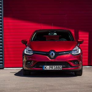 (Renault)