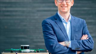 Am Lehrstuhl von Professor Stefan Leutenegger forschen er und sein Team auf dem Gebiet der mobilen Robotik mit Schwerpunkt auf Roboternavigation in potenziell unbekannter Umgebung. Das soll auch Drohnen zugute kommen. Hier mehr dazu ... (Bild: TUM)