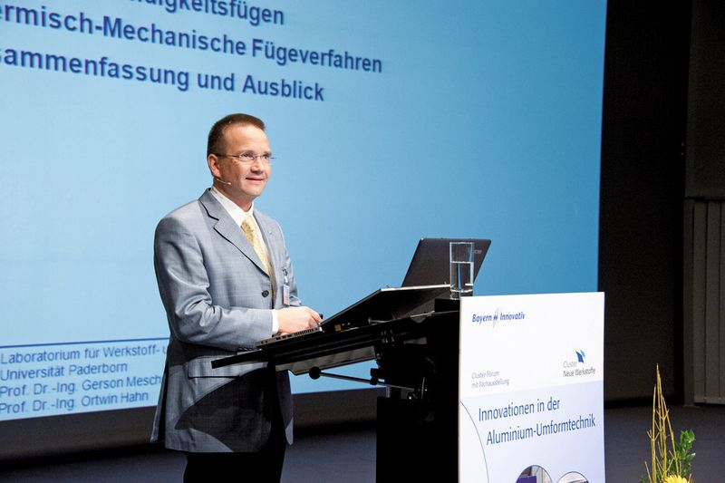 Prof. Dr. Gerson Meschut von der Universität Paderborn meint: 