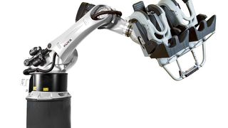 Fahrspaß und ruhiges Gewissen vorprogrammiert, denn der Kuka-Coaster ist der erste für den Passagierbetrieb zugelassene Roboter mit TÜV-Zertifizierung nach EN 13814 (DIN 4112) und entspricht damit den relevanten Sicherheitsnormen. (Bild: Kuka)