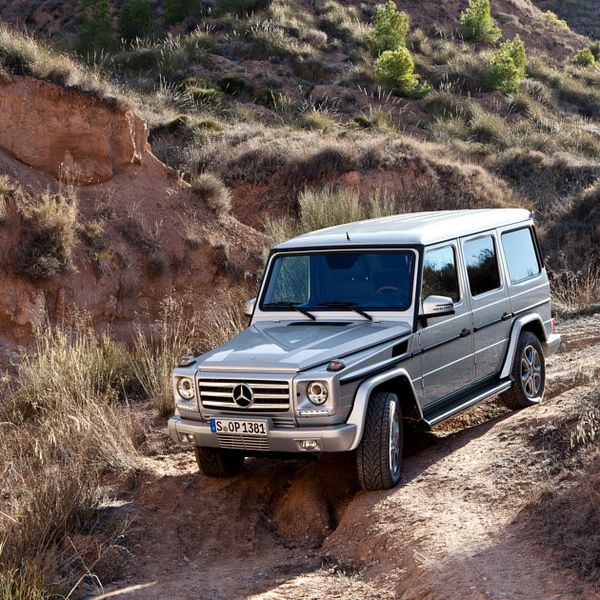 Geblieben sind die guten Geländeeigenschaften. Und wenn es das Terrain erfordert, ... (Mercedes-Benz)