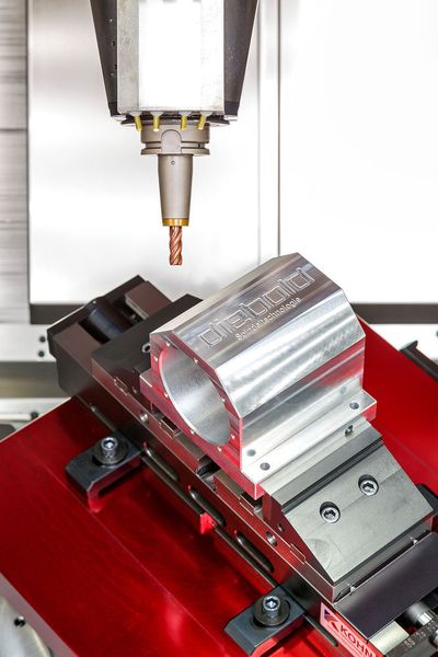 Ein «JetSleeve2.0»-Futter mit Düsenring im Einsatz. (Hermle)