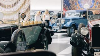 Die Horch-Ausstellung ist zu sehen im Audi Forum Neckarsulm. Dieses hat montags bis freitags von 8 bis 16 Uhr geöffnet, der Eintritt ist frei. Führungen durch die Ausstellung werden angeboten. (Bild: Audi AG)