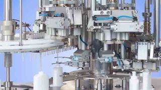 Die neuen Trigger-Verschrauber verfügen statt der bisher eingesetzten mechanischen Hubkurven über servo-getriebene Hubspindeln. Bild: Bünder & Schmitt (Archiv: Vogel Business Media)