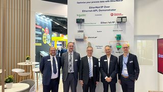 Auf der SPS in Nürmberg (v.l.): Steve Fales (ODVA), Matt Frazer (ODVA), Dr. Al Beydoun (ODVA), Dr. Vivek Hajarnavis (Rockwell) und Joakim Wiberg (ODVA).  (Bild: ODVA)