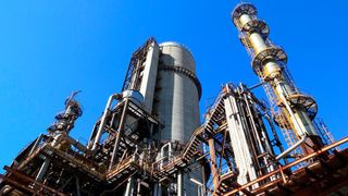 Die Chemieindustrie steht vor der Aufgabe, Klimaneutralität und Wettbewerbsfähigkeit zugleich zu sichern. (Bild: frei lizenziert)