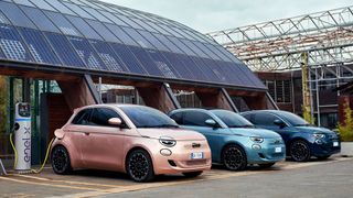 Der Fiat 500-E ist in der Basisvariante günstig zu haben. (Bild: Fiat)