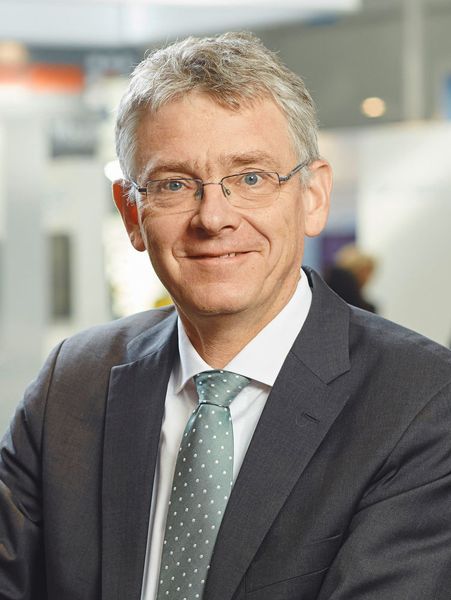 Maximilian Brandl, Vorsitzender der Geschäftsführung von Eplan und Cideon, erklärt: „Mit dem Syngineer schaffen wir eine gemeinsame Sicht auf die zu konstruierende Maschine. Abstimmungs- und Verwaltungsaufwände zwischen den verschiedenen Engineering Prozessen werden so strukturiert und automatisiert – Konstruktions- und Entwicklungsprozesse damit parallelisiert und deutlich verkürzt.“ (Bild: Eplan)